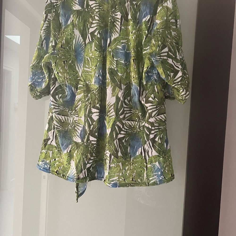 SNO SKINS Green and Blue Leaf Print Blouse